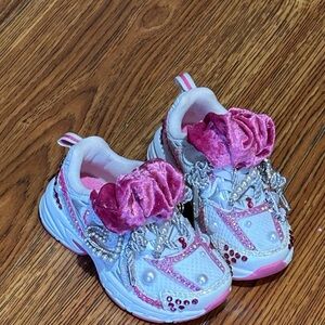 These are perfect for:
	•	Birthday outfits Fashion-forward kids Sneaker lovers